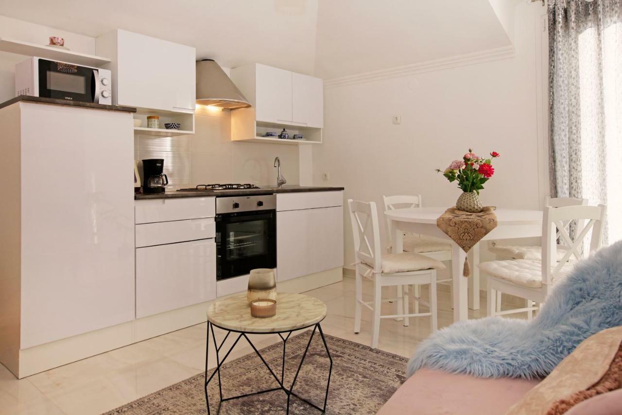 Apartment Ambroz Vela Luka Eksteriør billede