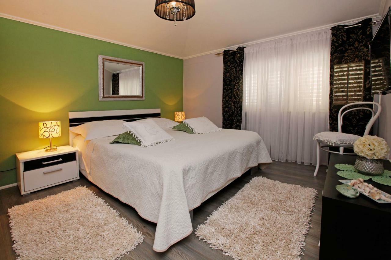 Apartment Ambroz Vela Luka Eksteriør billede