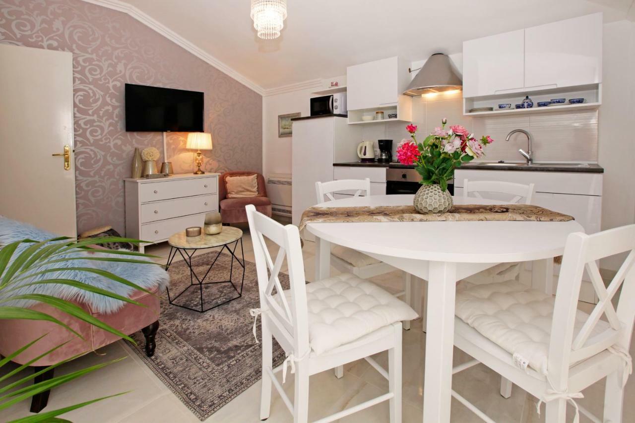 Apartment Ambroz Vela Luka Eksteriør billede