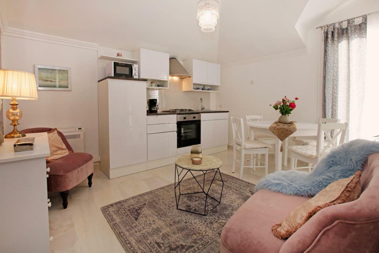 Apartment Ambroz Vela Luka Eksteriør billede