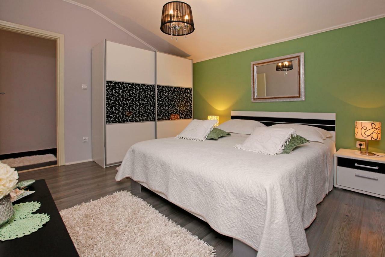 Apartment Ambroz Vela Luka Eksteriør billede