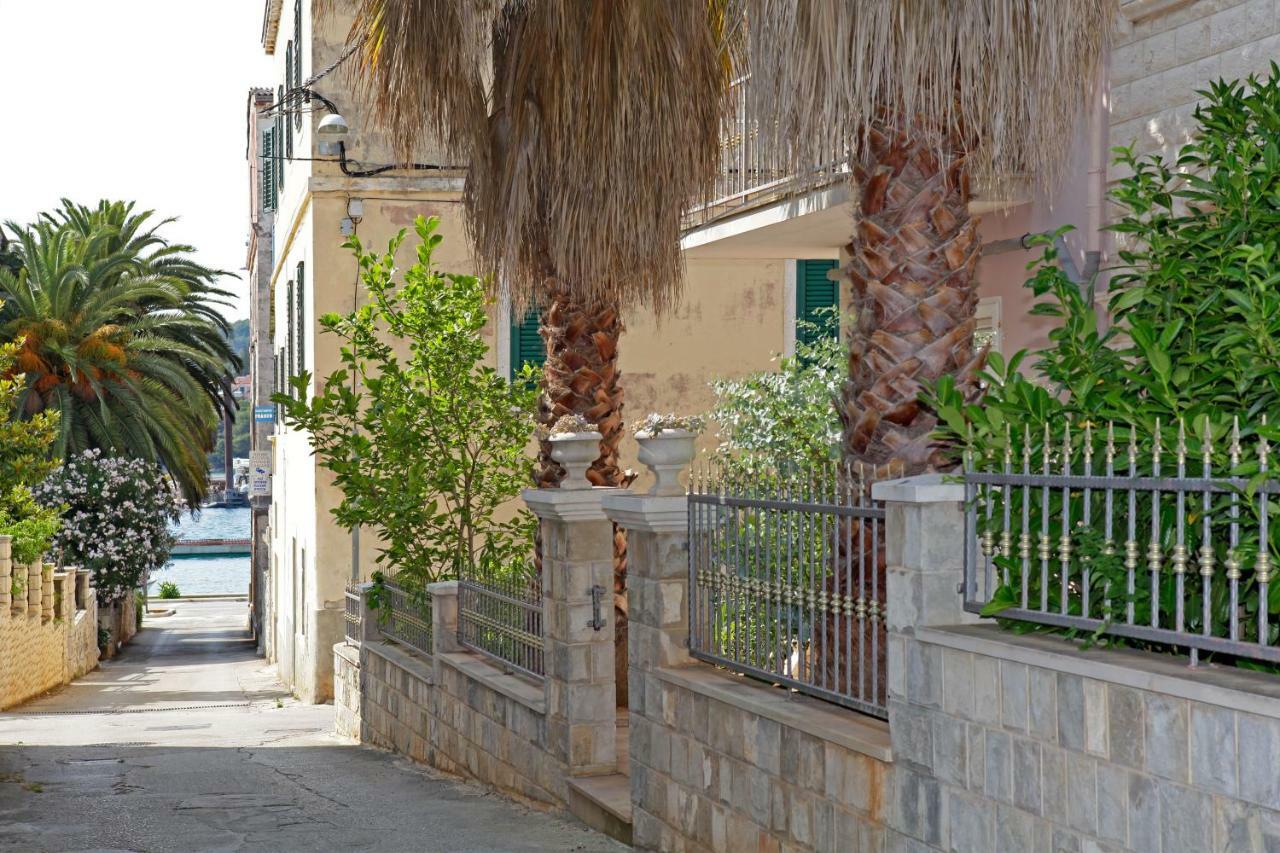 Apartment Ambroz Vela Luka Eksteriør billede